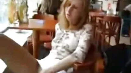 Solbränd tjej cums på en ridskolan svensk porr kille kuk