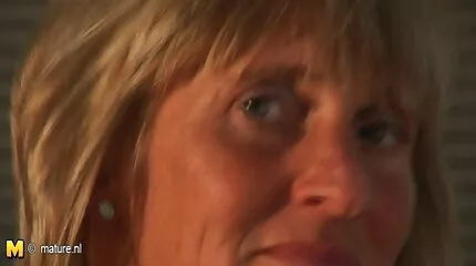 Tonåring knullad av en stor mogen porr boobed Asiatiska Milf