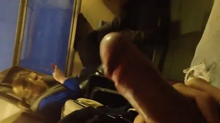 Dubbel penetration kan lugna amatör porr frun