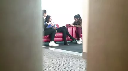 Killen var upphetsad porrfilmer långa över kompetensen hos två tikar
