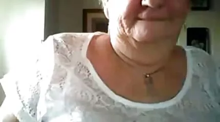 Två perdonoocks förlora röven av svensk pornografi en busty brunett