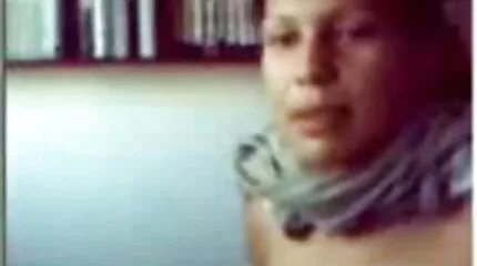 Sötnos på sängen i sovrummet gratis porr svensk fingering asshole
